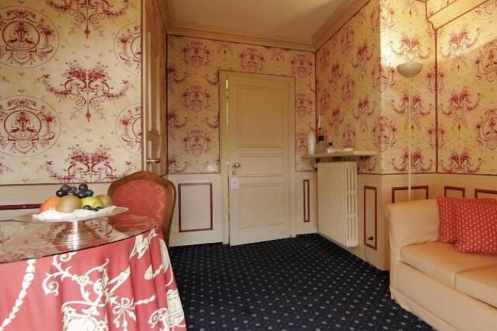 Room 5 of 56