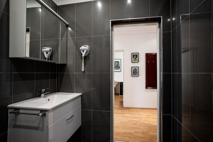 Room 46 of 78