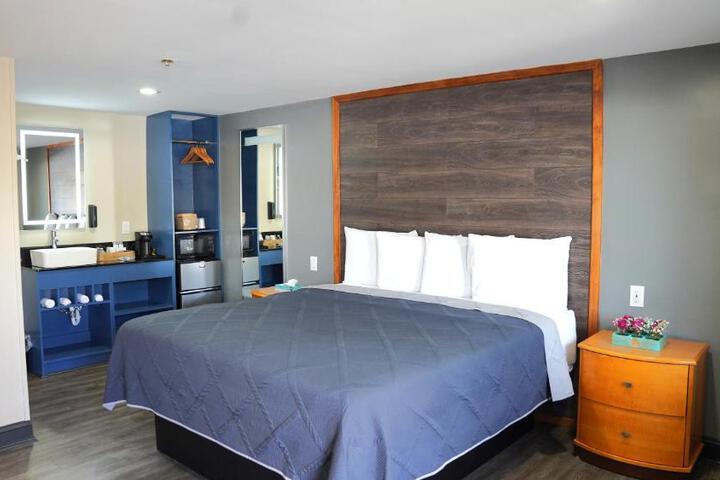 Carrier Motor Lodge