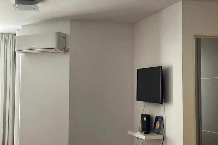 Room 3 of 11