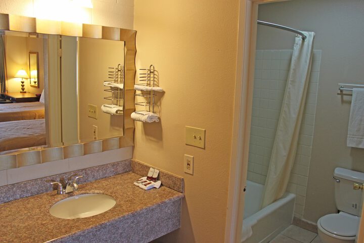 Room 13 of 27