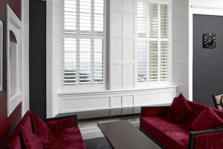Lounge 73 of 100