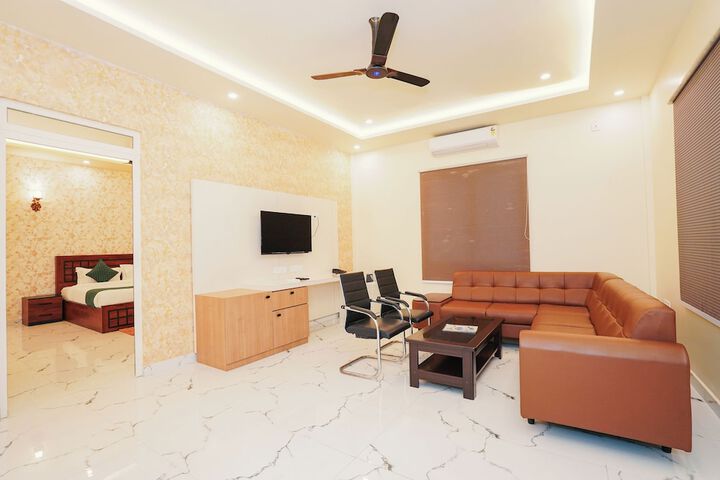 Room 9 of 37