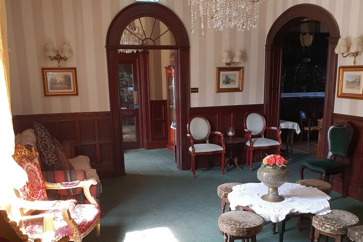 Lounge 55 of 67