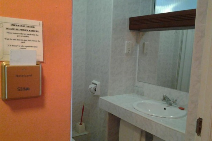 Room 19 of 25