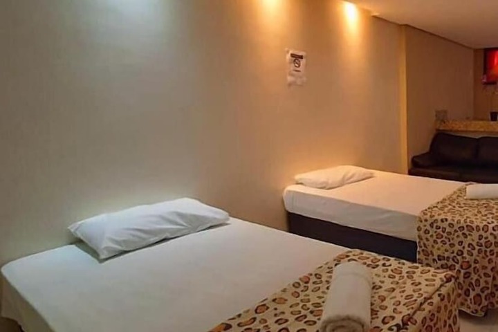 Room 13 of 73