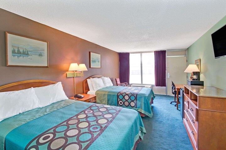 1 Double Bed Mobility Accessible (6 of 8)