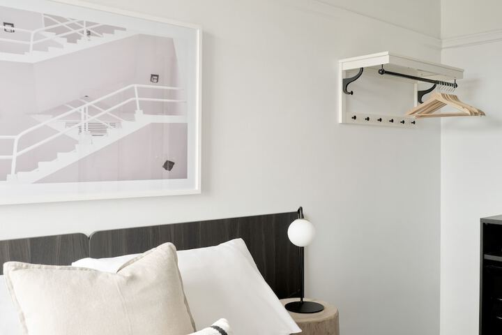 Room 8 of 30