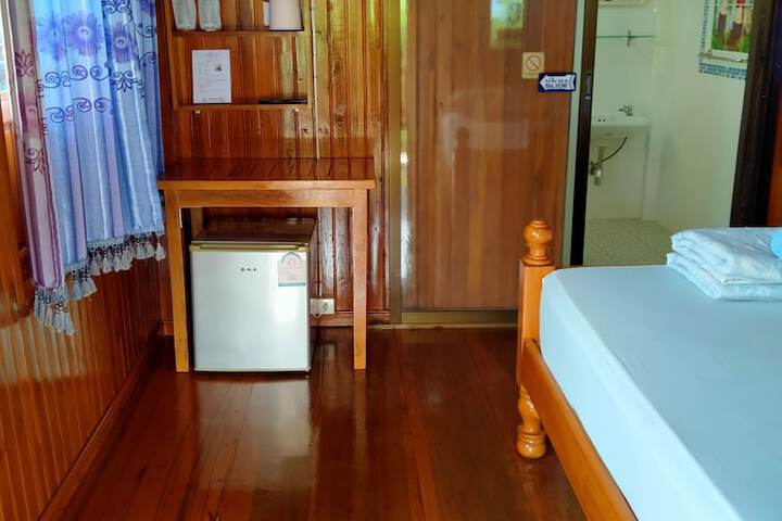 Room 17 of 49