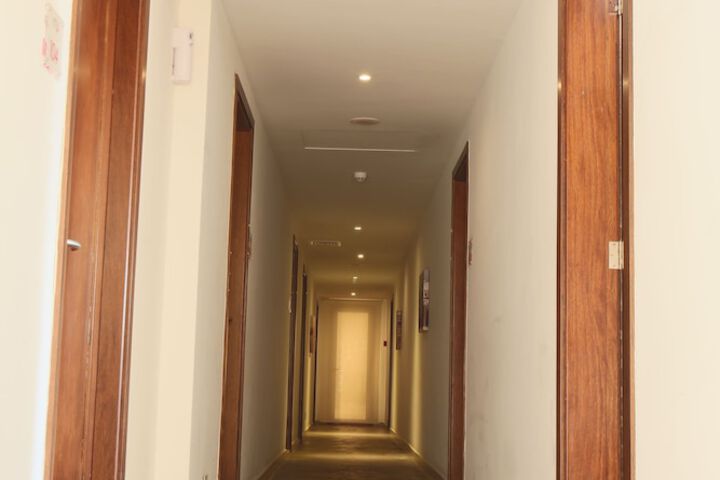 Ballroom/Hall 83 of 88