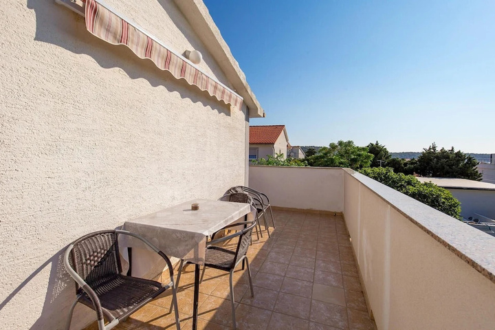 Terrace/Patio 3 of 12
