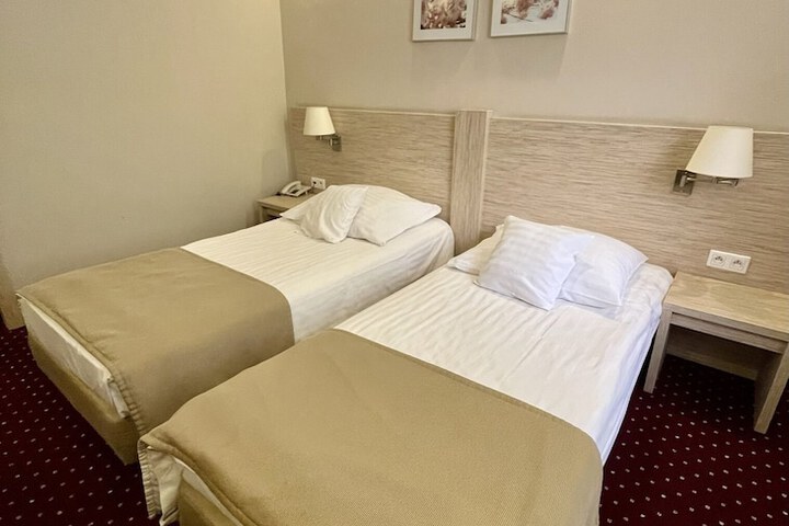Room 6 of 26