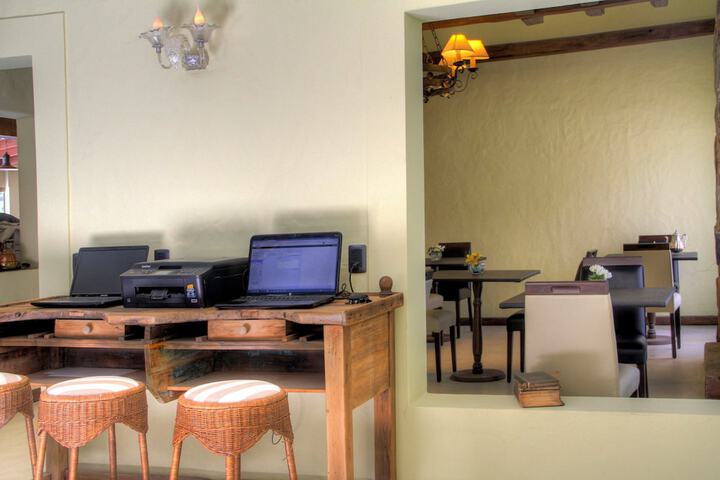 Business Center 100 of 118