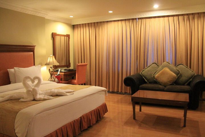 Room 9 of 65