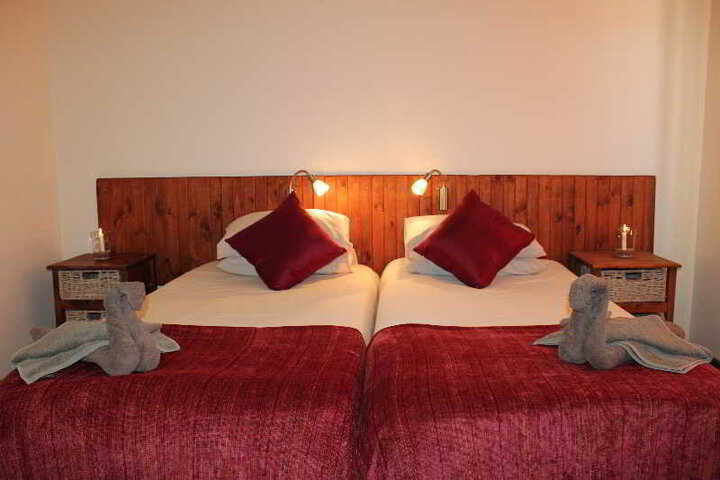 Room 7 of 10