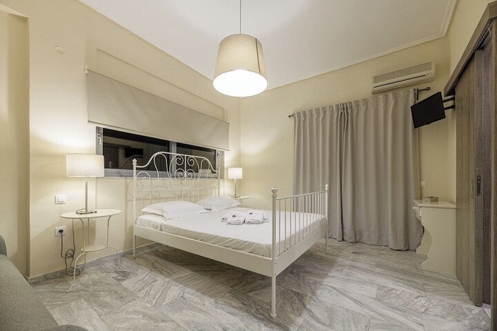 Room 27 of 100