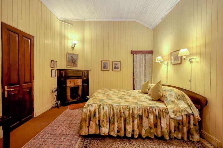 Room 28 of 52