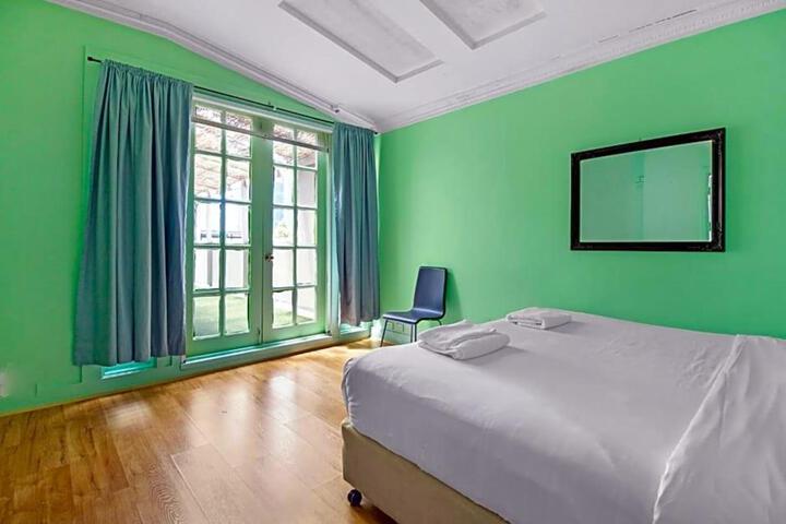 Room 7 of 38