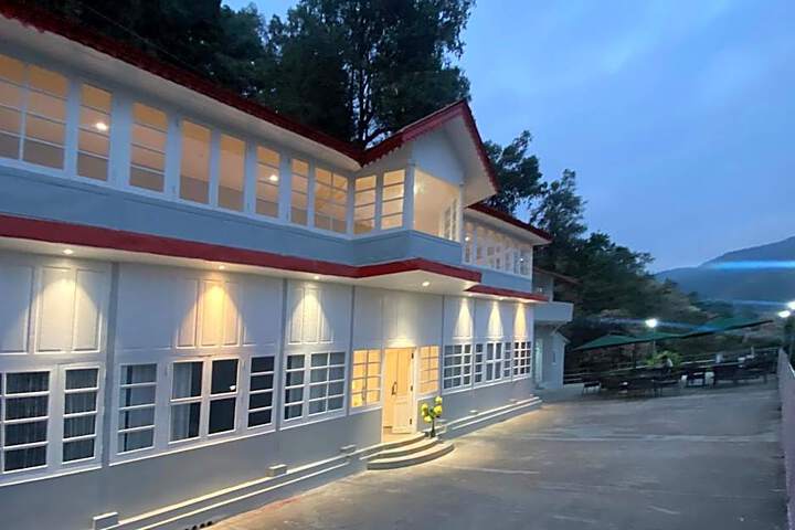 Hotel Crags