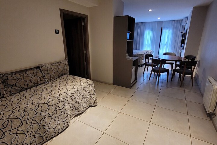 Leloir Suites & Meetings