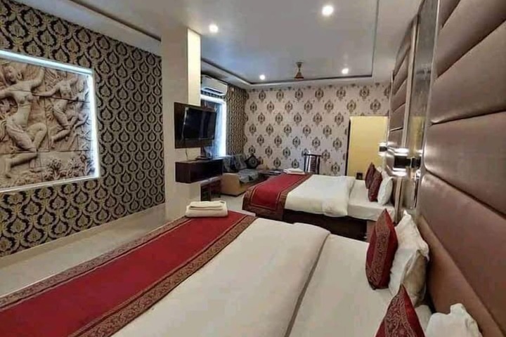 Room 6 of 20
