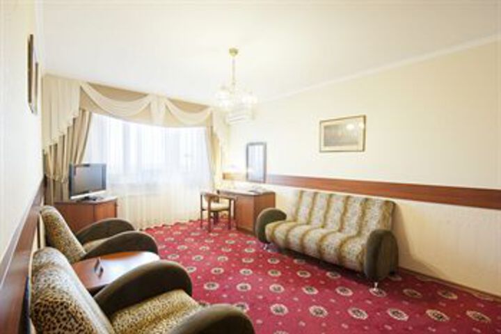 Room 32 of 41