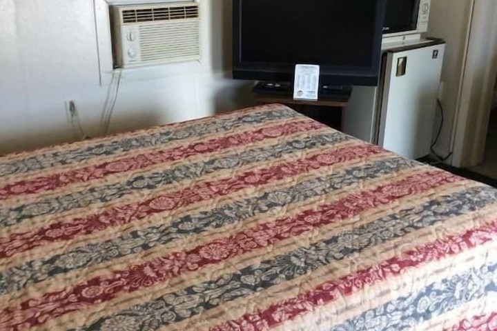 Room 7 of 27