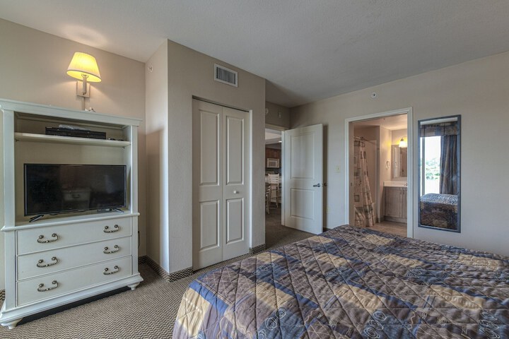 Room 13 of 30