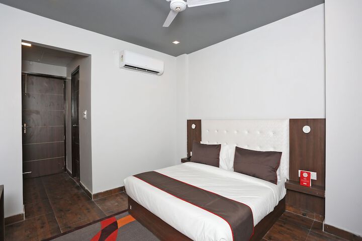 Room 2 of 28