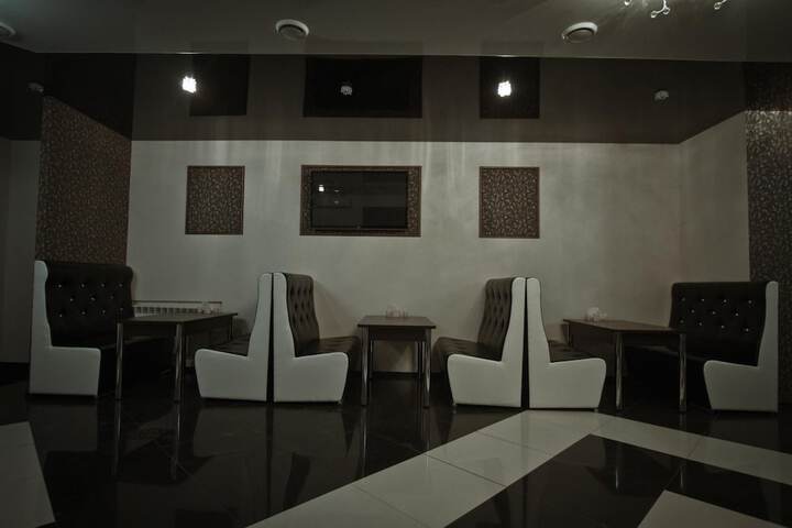 Dining 2 of 20