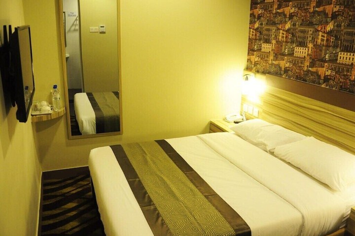 Room 19 of 30