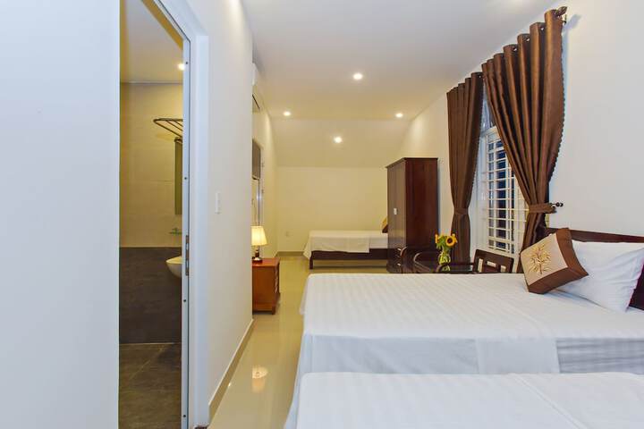Room 17 of 35