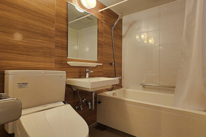 Room 16 of 40
