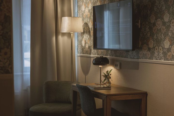 Room 52 of 132