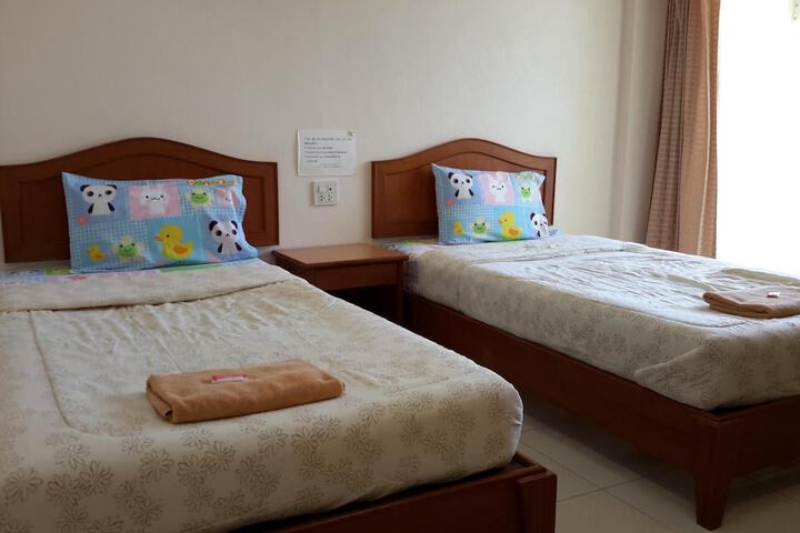 Room 7 of 13