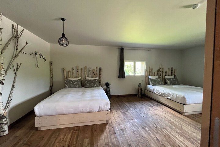 Room 53 of 97