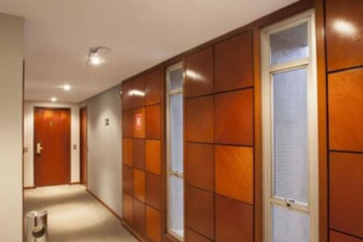 Ballroom/Hall 37 of 39