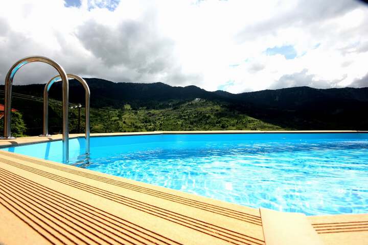 Pool 33 of 54