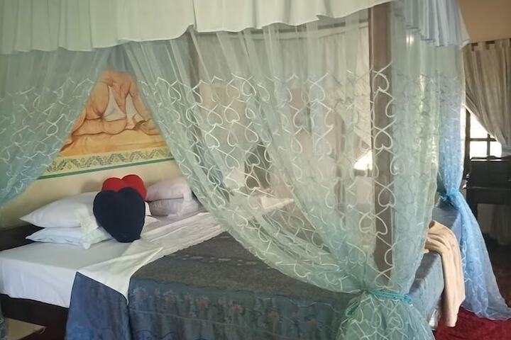 Room 2 of 50