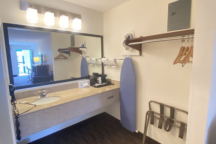 Room 16 of 26
