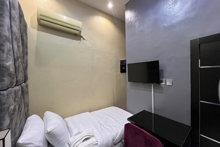 Room 14 of 50