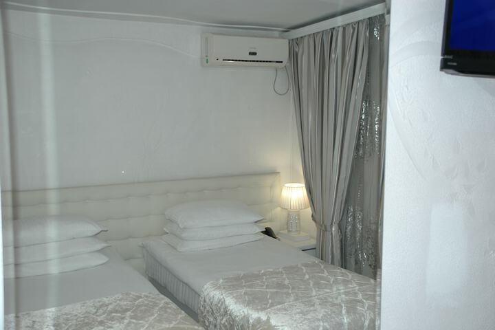 Room 12 of 41