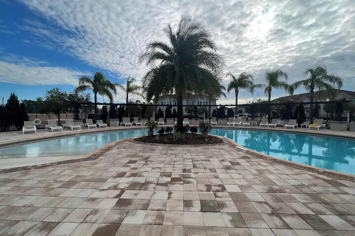 Pool 21 of 40