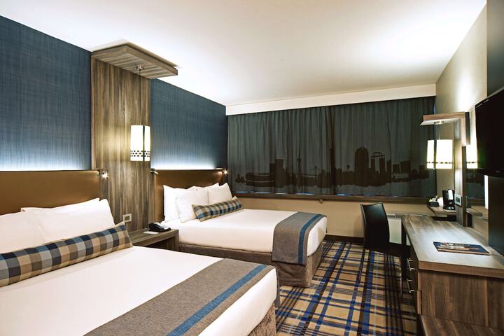 Room 7 of 32
