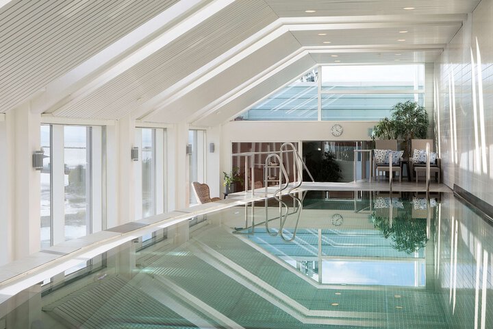 Pool 33 of 57