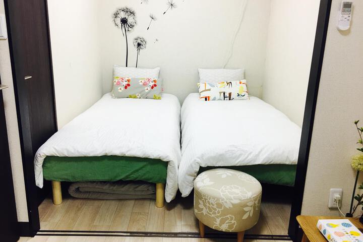 GREEN PLUM HOMETEL 06