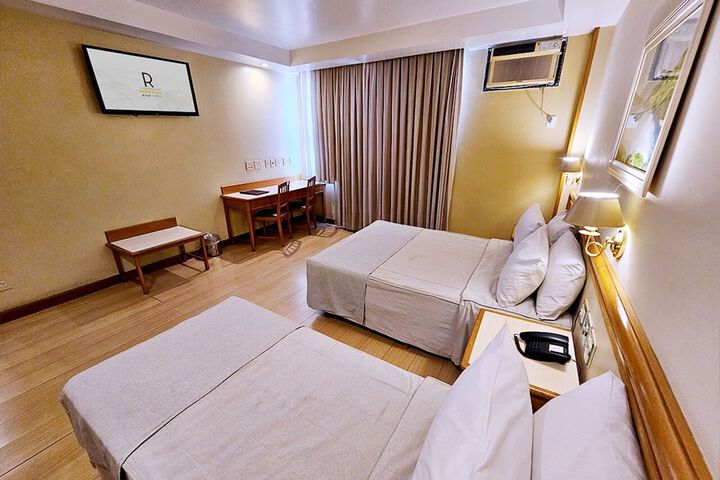 Room 53 of 115