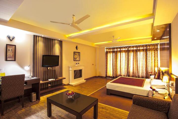 Room 6 of 31