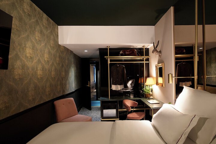 Room 22 of 46