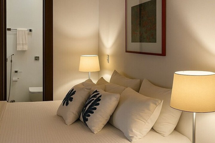 Room 28 of 49